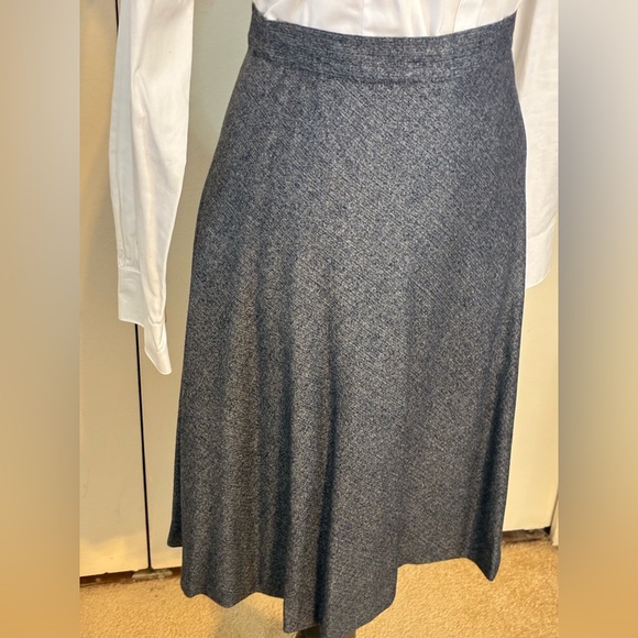 Brooks Brothers Women's Navy Herring Bone Flare Skirt - Picture 4 of 7